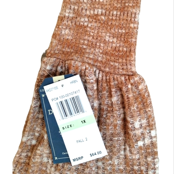 Democracy Plus Size Soft V-Neck Long Sleeve Top - Picture 2 of 6